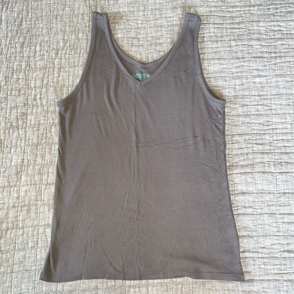 EUC Tommy John Lounge Tank in Shark